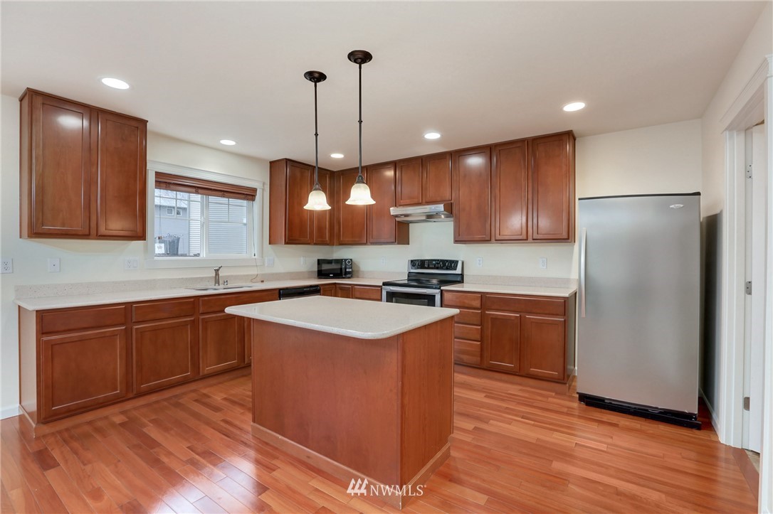 19111 13th Avenue Southeast Bothell, WA 98012 - Photo 5 of 25