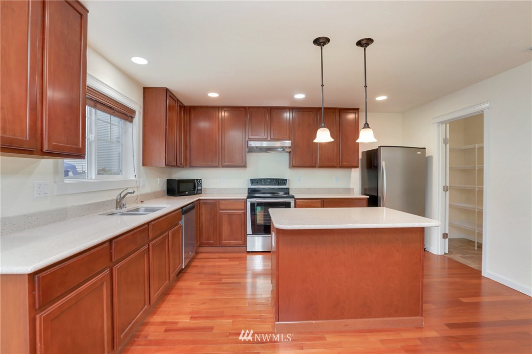 19111 13th Avenue Southeast Bothell, WA 98012 - Photo 8 of 25