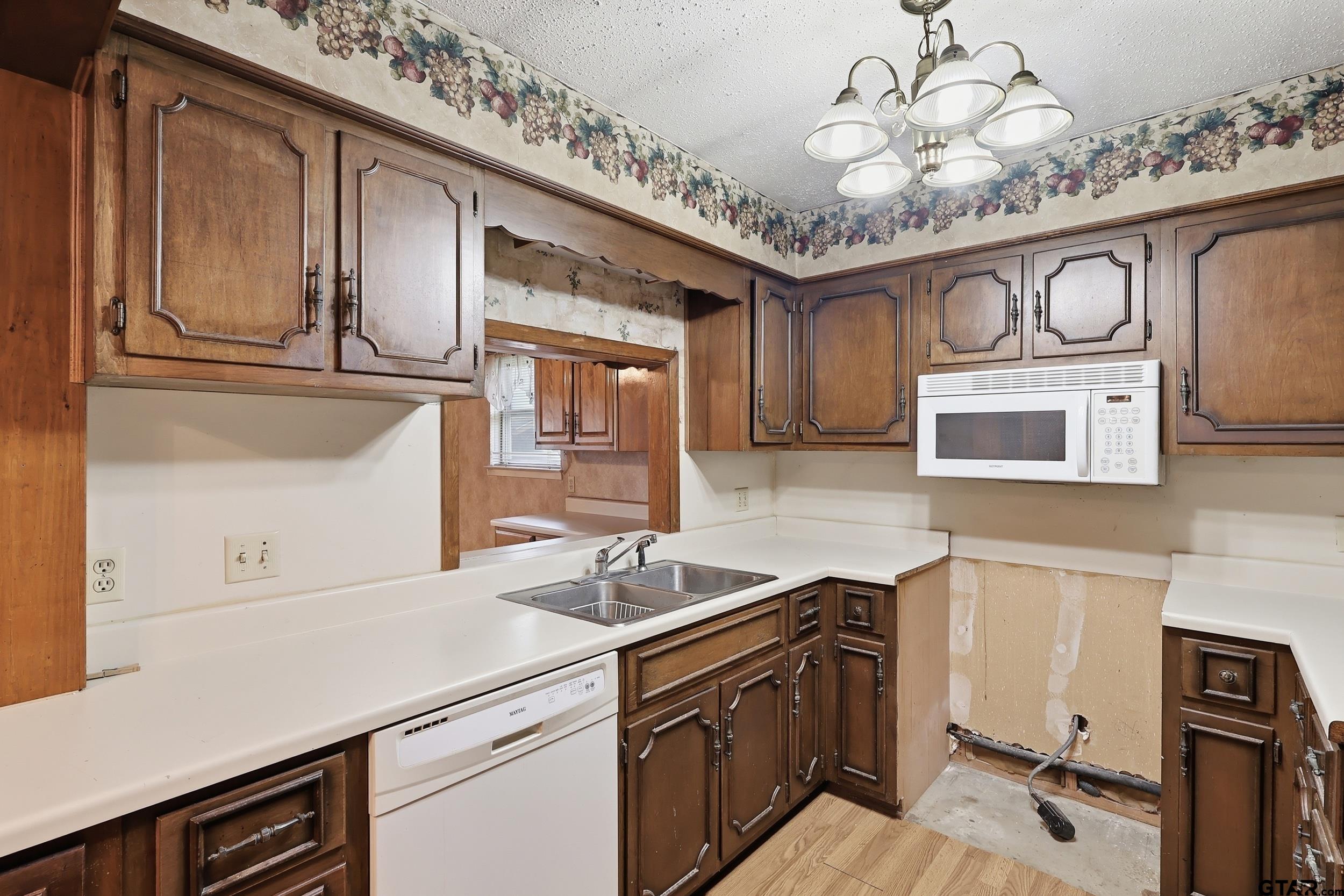135 46th Street Southwest Paris, TX 75460 - Photo 17 of 39