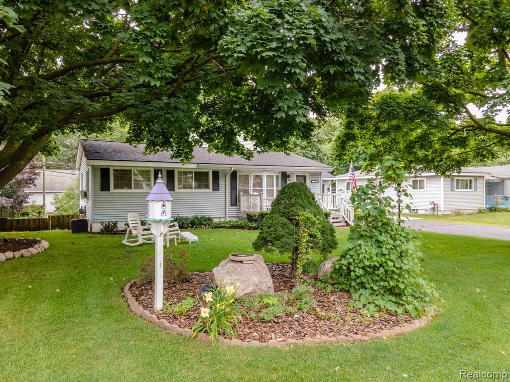 2710 Frembes Road Waterford, MI 48329 - Photo 4 of 61 Gallery Image 4