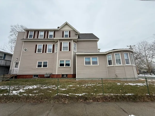 $1,950 | 132 Coburn Avenue, Unit 3, Worcester, MA 01604