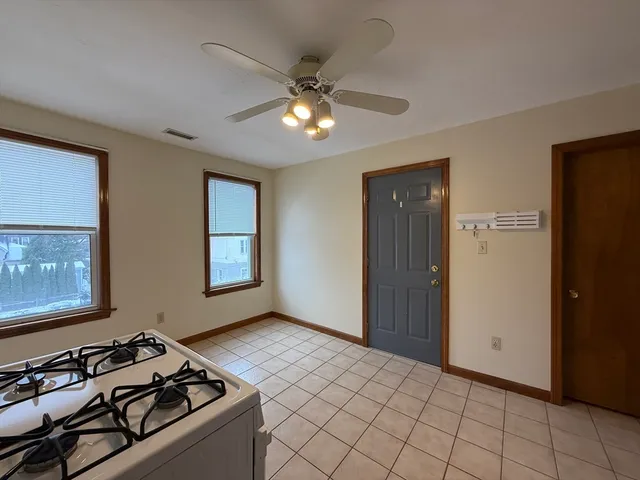 $1,950 | 132 Coburn Avenue, Unit 3, Worcester, MA 01604