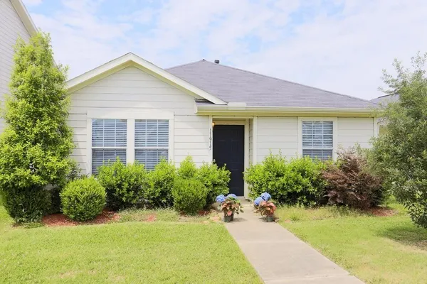 $1,695 | 11915 Sanspereil Drive, Houston, TX 77047