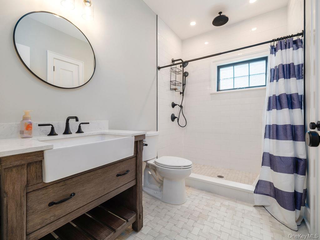 4525 South Harbor Road Southold, NY 11971 - Photo 19 of 43