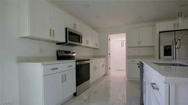 $2,500 | 3428 Jeffcott Street, Fort Myers, FL 33916