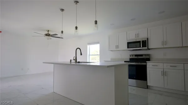 $2,500 | 3428 Jeffcott Street, Fort Myers, FL 33916