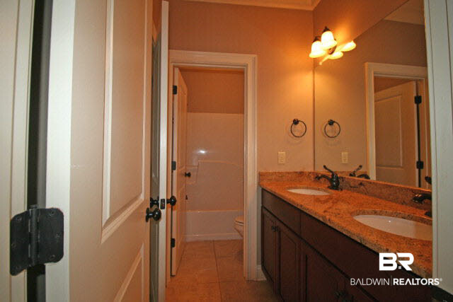 9689 Bella Drive Daphne, AL 36526 - Photo 21 of 28 Jack and Jill bath between bedrooms 3 and 4