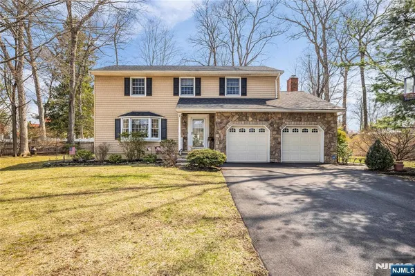 $979,900 | 1 Sylvan Court, Pompton Plains, NJ 07444