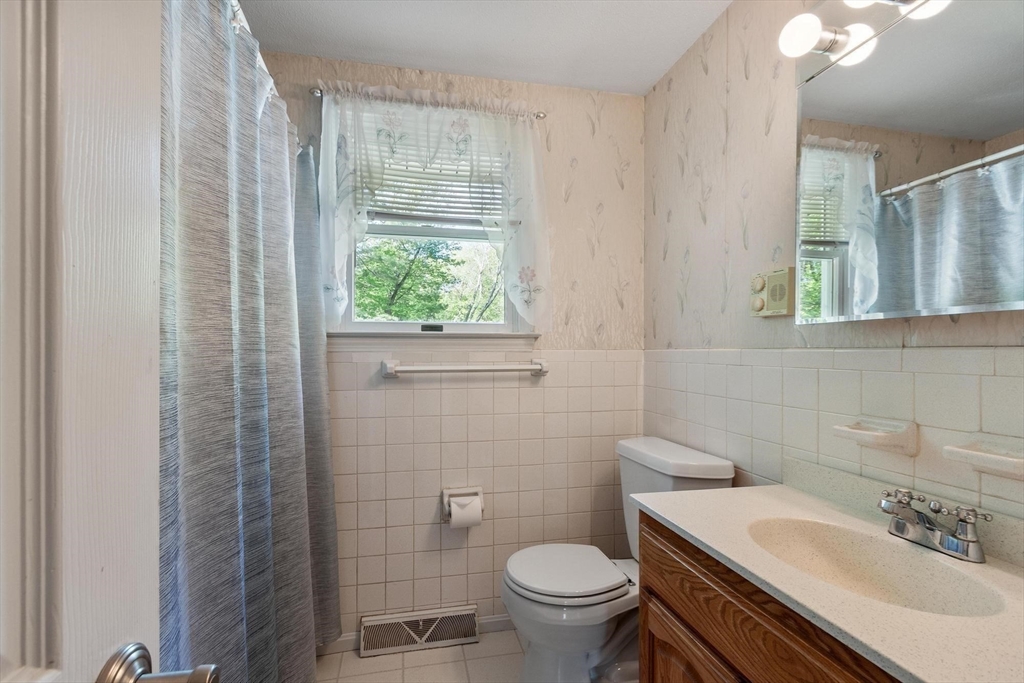 24 Meadowview Road Georgetown, MA 01833 - Photo 23 of 42