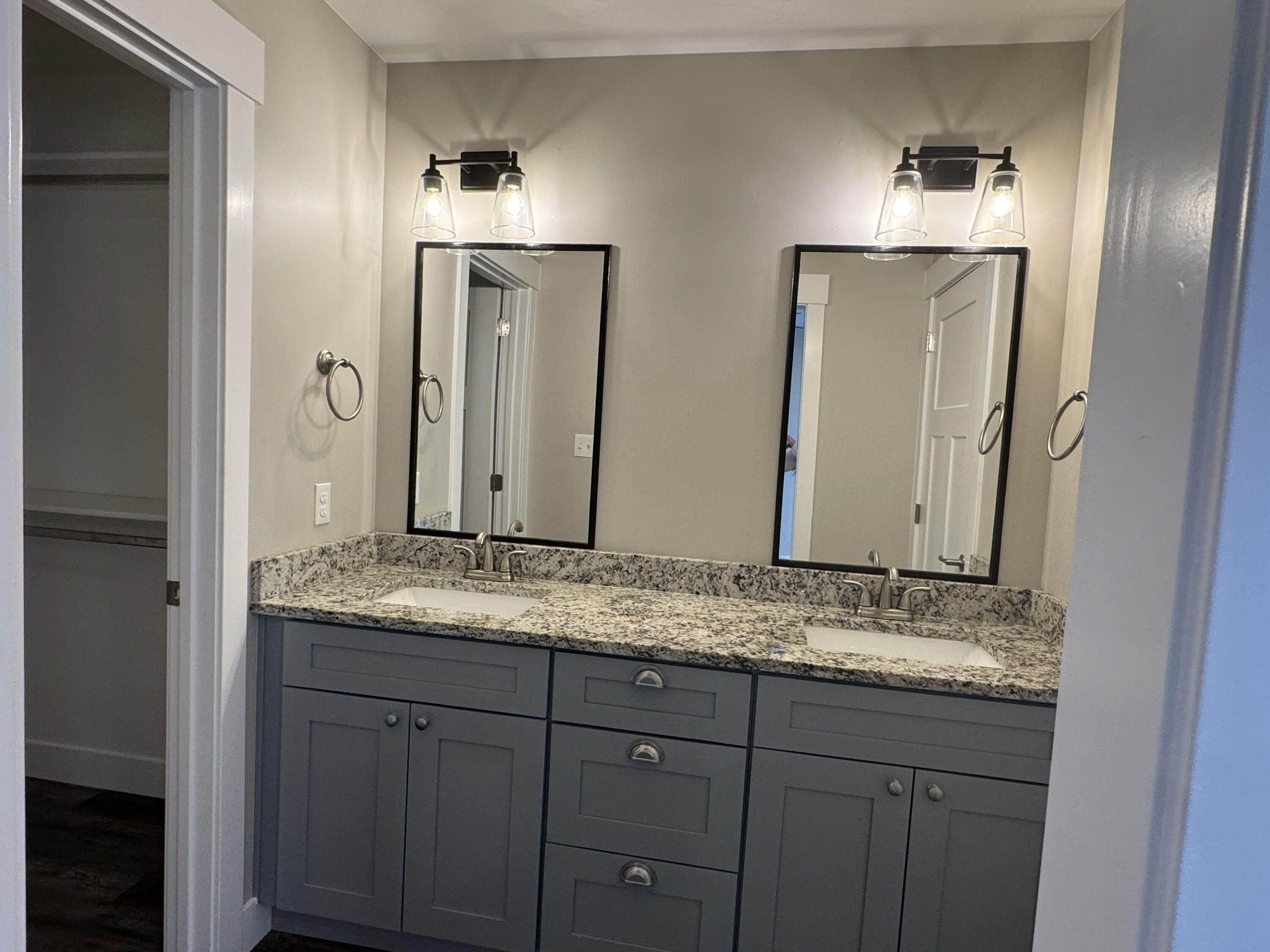2267 475 South Parowan, UT 84761 - Photo 16 of 29 Yarbro Primary Vanity