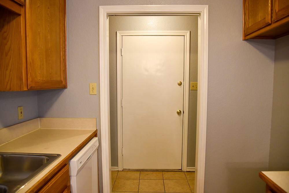 602 Crestridge Court, Unit B Decatur, TX 76234 - Photo 8 of 12