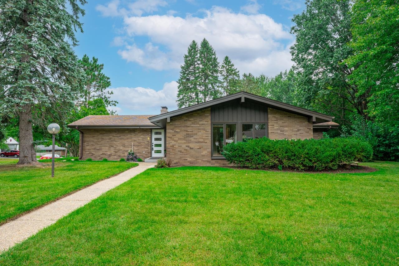 5075 Welsh Road Rockford, IL 61107 - Photo 4 of 58 Gallery Image 4