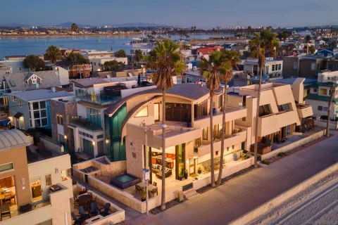 $7,500,000 | 3921 Ocean Front Walk, San Diego, CA 92109