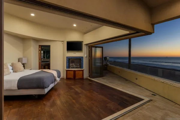 $7,500,000 | 3921 Ocean Front Walk, San Diego, CA 92109