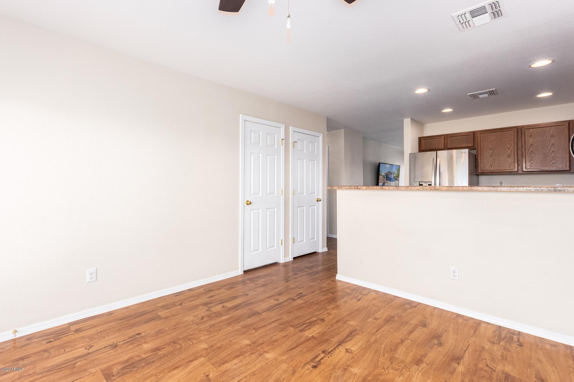 2729 East Phelps Road Phoenix, AZ 85032 - Photo 8 of 22 Breakfast Bar