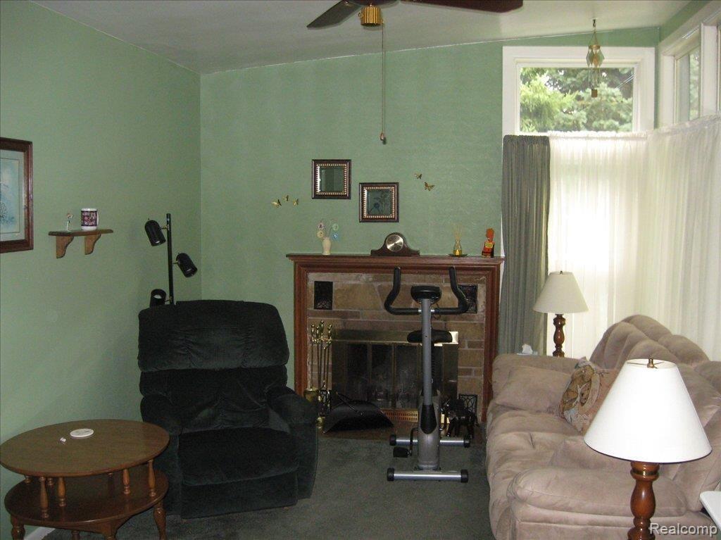 3450 Middle Road Highland, MI 48357 - Photo 8 of 22 IMG_0331
