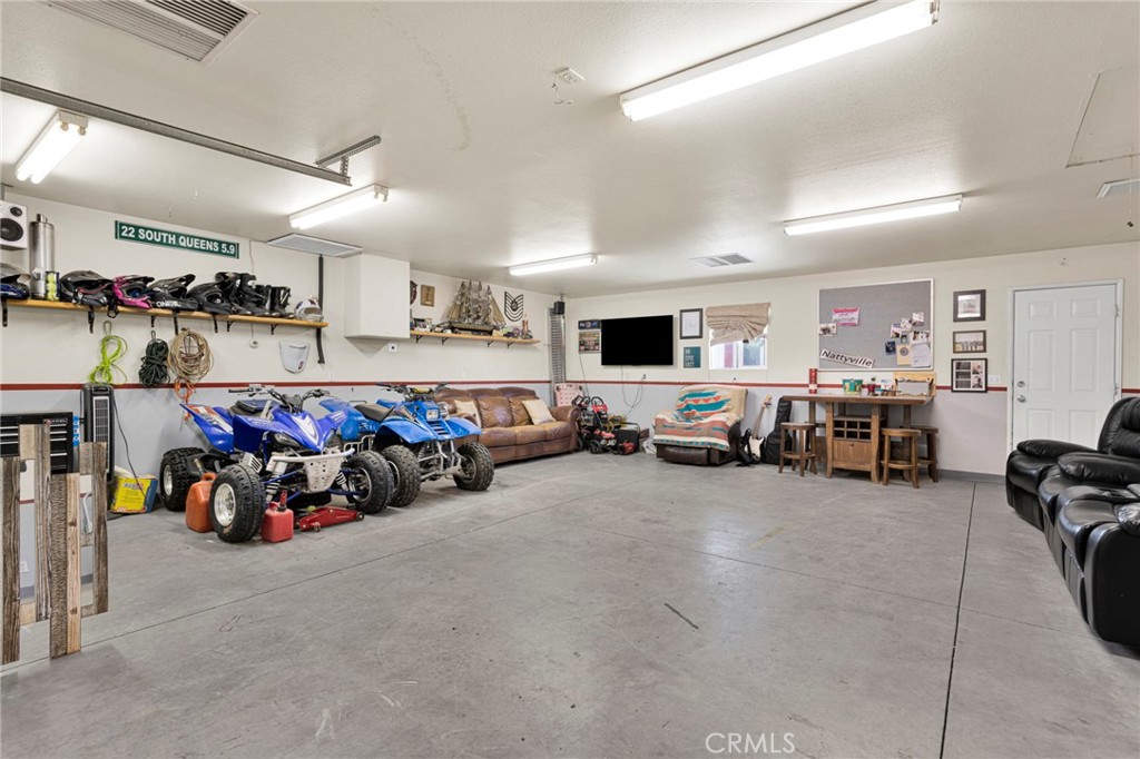 14185 Cuyamaca Road Apple Valley, CA 92307 - Photo 27 of 48