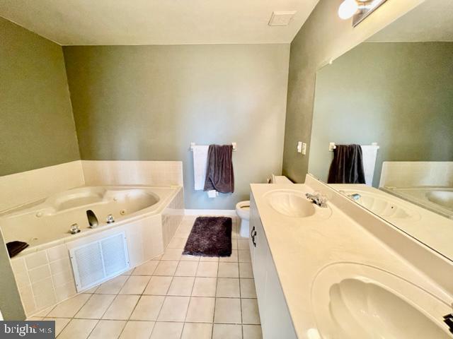 268 Ripka Street Philadelphia, PA 19127 - Photo 15 of 31 a bathroom with a tub sink and mirror