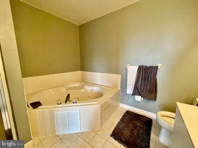 268 Ripka Street Philadelphia, PA 19127 - Photo 16 of 31 a bathroom with a bathtub and a shower