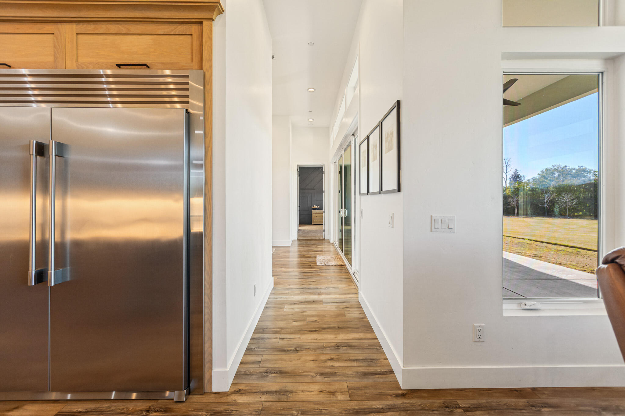 131 North Anderson Road, Unit B Exeter, CA 93221 - Photo 41 of 86 41 Hallway