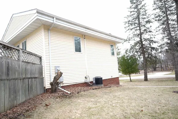 $249,900 | 2200 10th Avenue Southwest, Austin, MN 55912