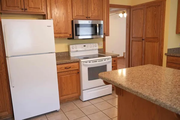 $249,900 | 2200 10th Avenue Southwest, Austin, MN 55912