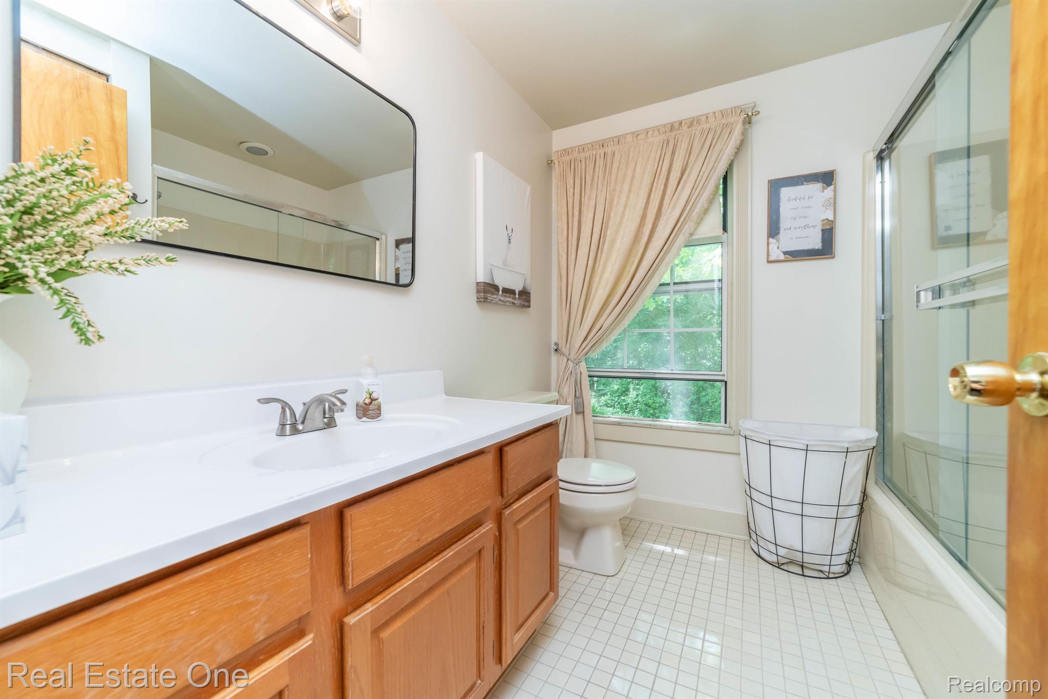 1670 Ridge Road Highland, MI 48356 - Photo 41 of 56 Gallery Image 41