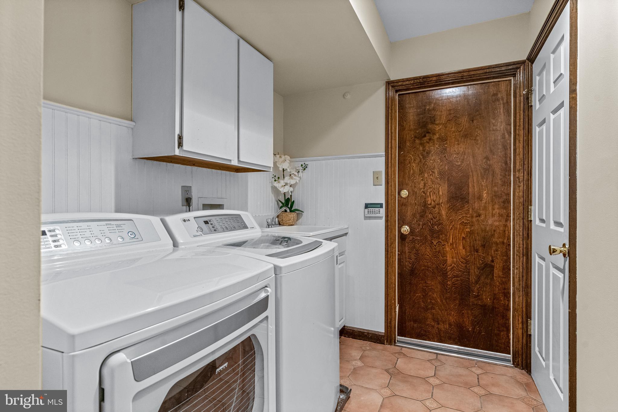 607 Foxfields Road Bryn Mawr, PA 19010 - Photo 23 of 48 Laundry/mud room through Garage