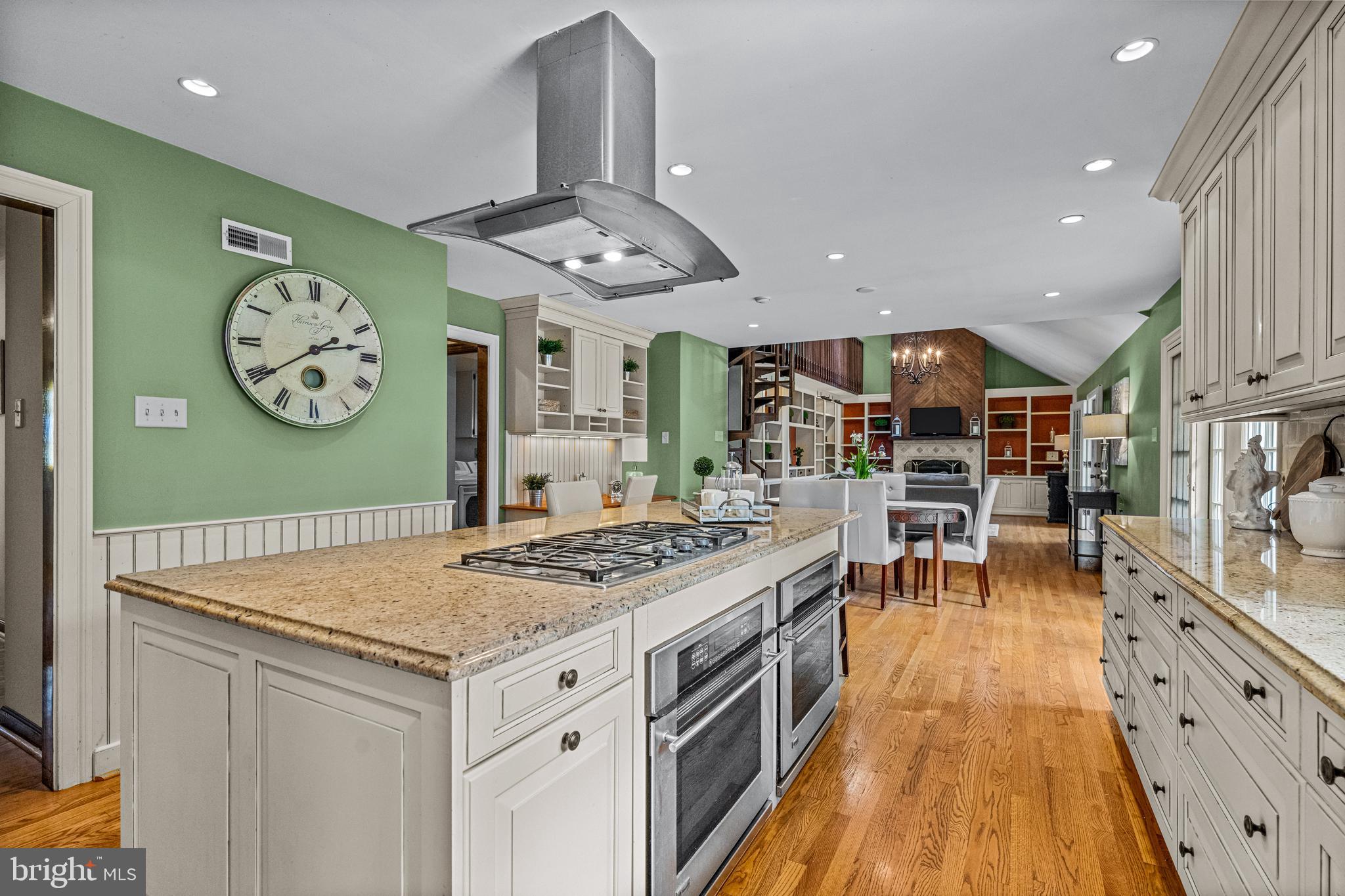 607 Foxfields Road Bryn Mawr, PA 19010 - Photo 4 of 48 Kitchen/Great Room