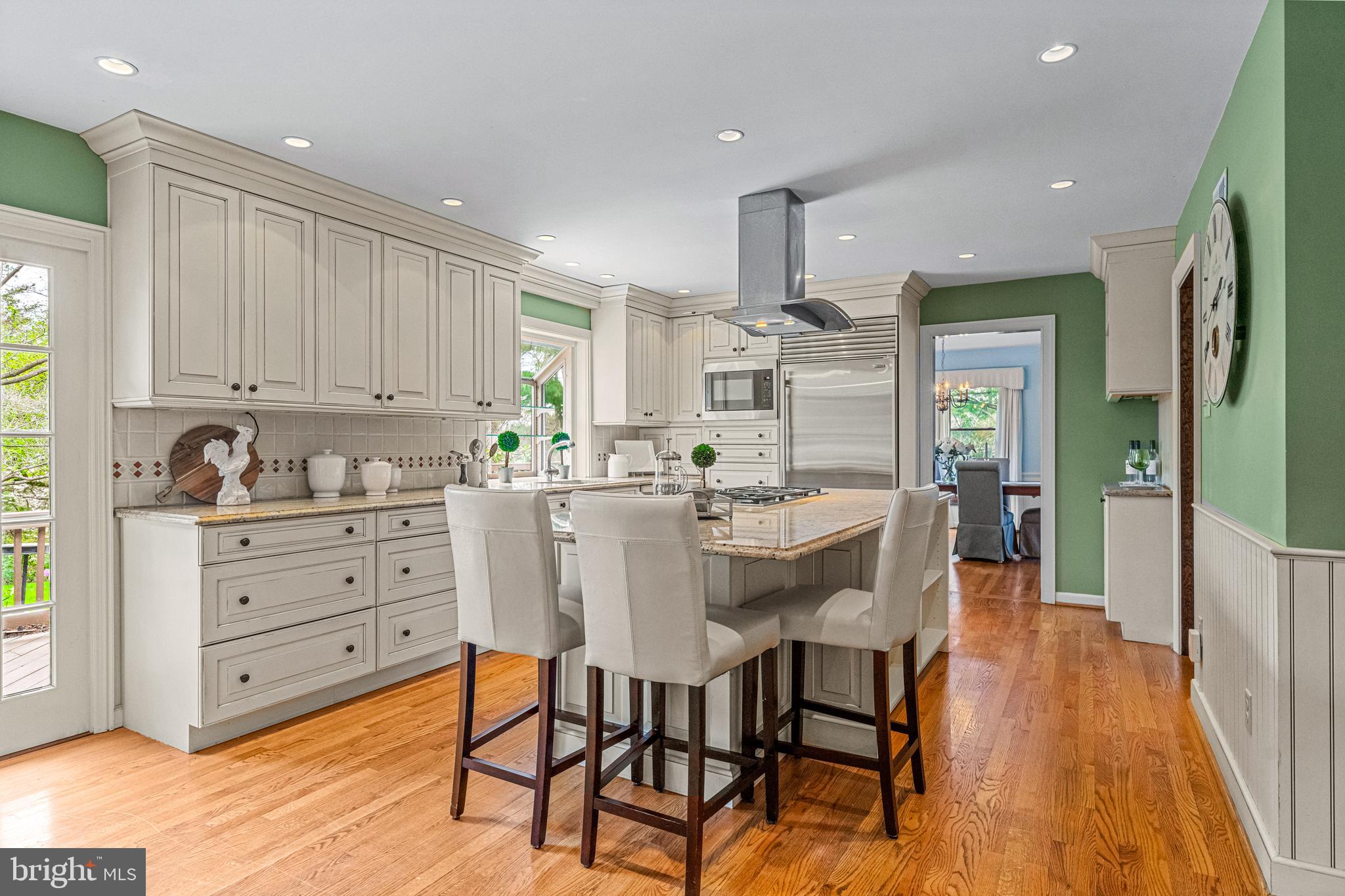 607 Foxfields Road Bryn Mawr, PA 19010 - Photo 5 of 48 Kitchen Island