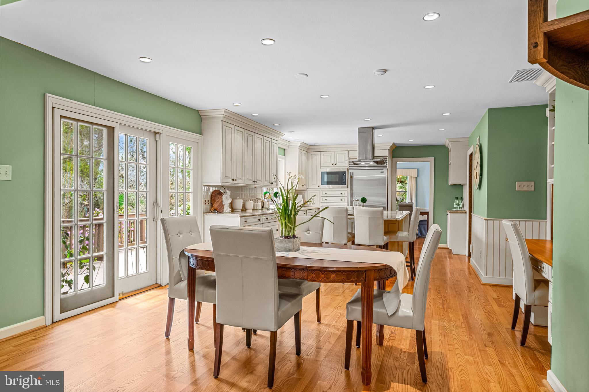 607 Foxfields Road Bryn Mawr, PA 19010 - Photo 7 of 48 Large eat-in dining area