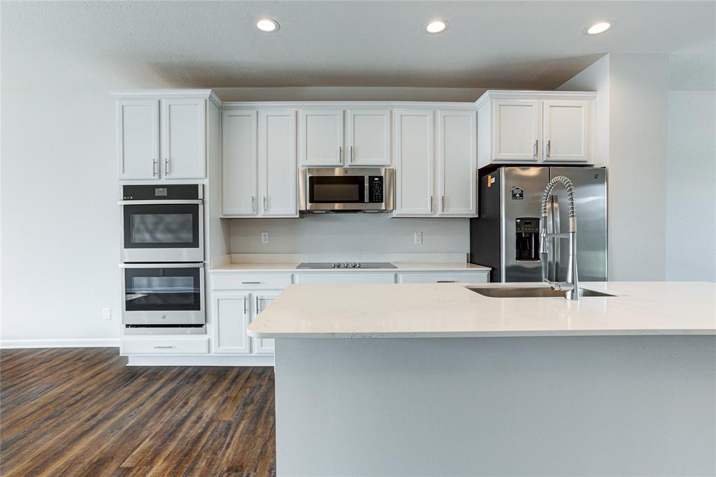 317 Steeples Boulevard Indianapolis, IN 46222 - Photo 4 of 34