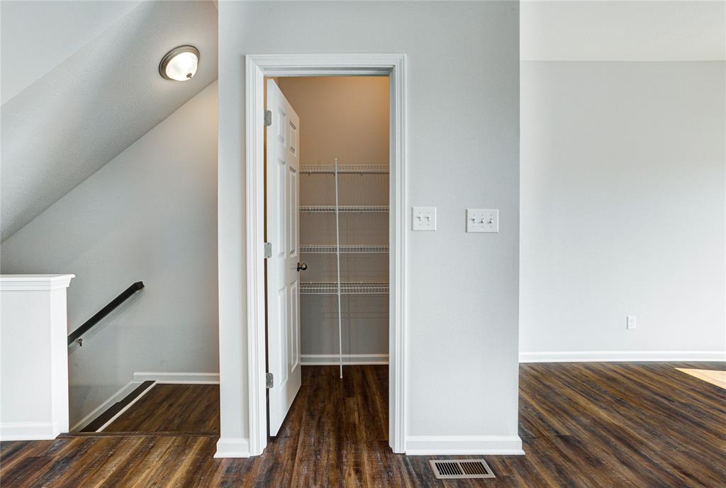 317 Steeples Boulevard Indianapolis, IN 46222 - Photo 6 of 34