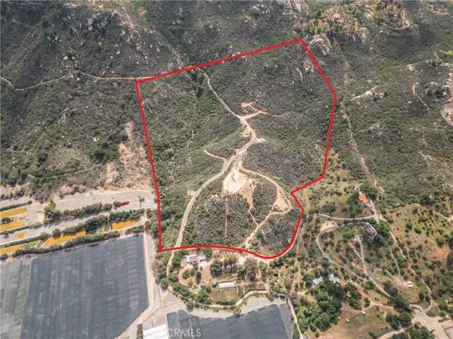 a bird view of a backyard