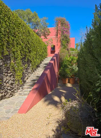 $47,000,000 | 470 Layton Way, Los Angeles, CA 90049