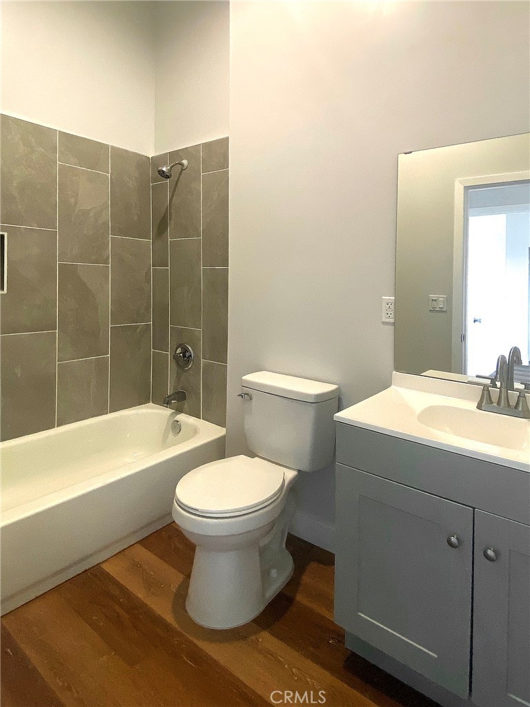 300 East Alhambra Road, Unit D Alhambra, CA 91801 - Photo 20 of 26 a bathroom with a sink toilet and bathtub