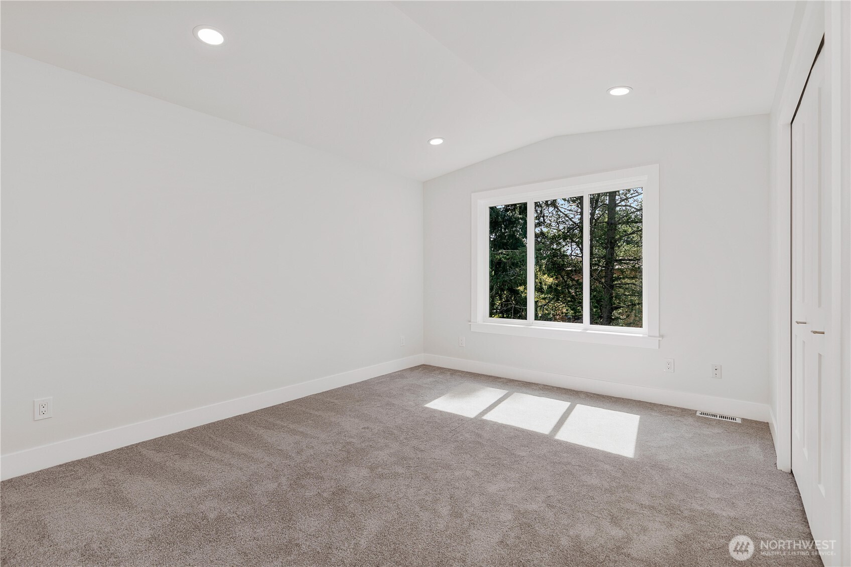15518 56th Avenue West Edmonds, WA 98026 - Photo 31 of 40