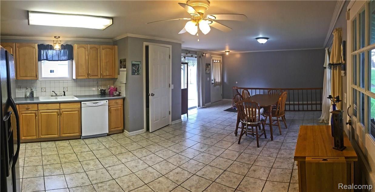 9221 West Mount Morris Road Flushing, MI 48433 - Photo 14 of 33 eIMG_2383.jpg