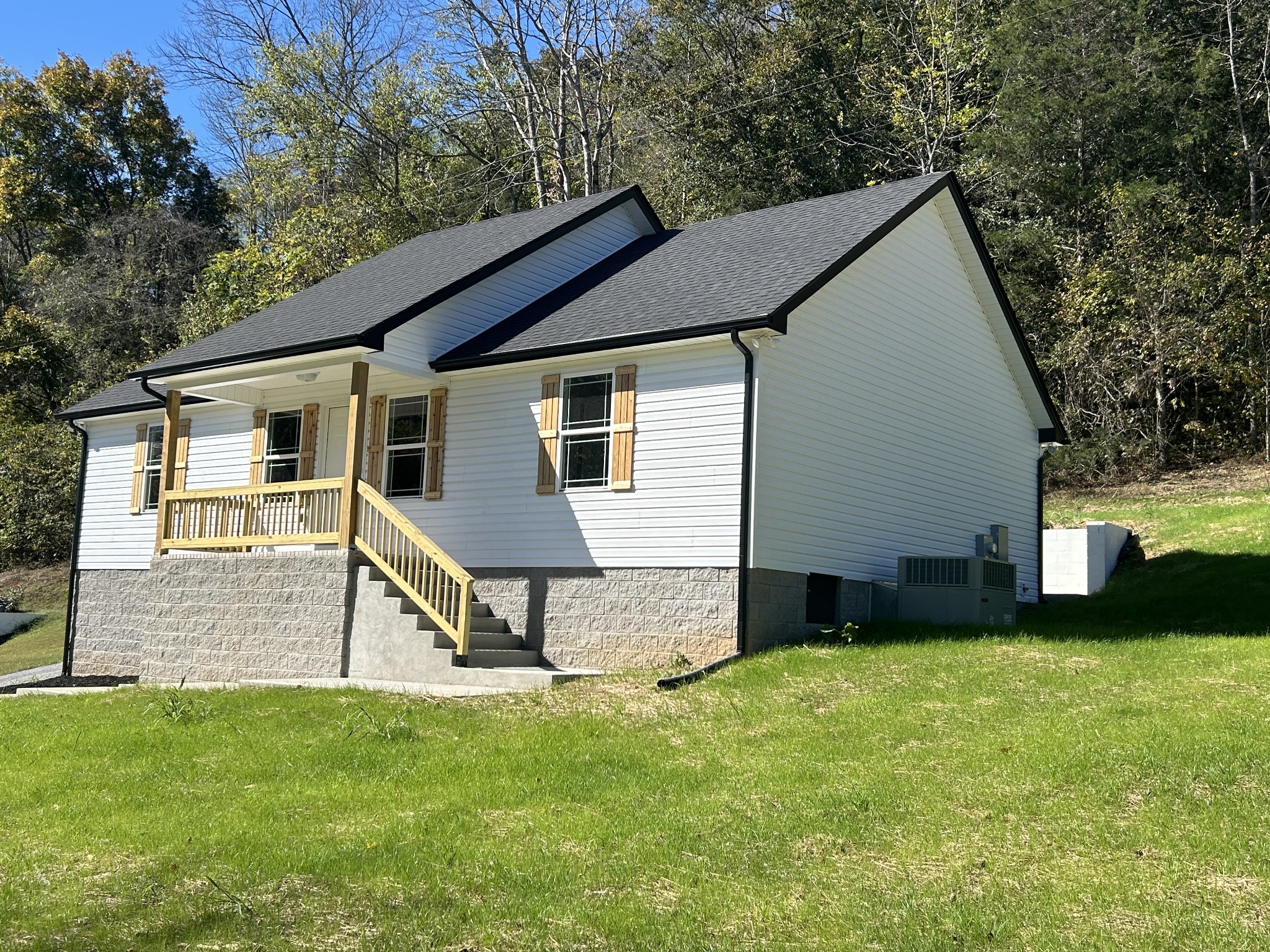 326 Leo Whitley Road Lafayette, TN 37083 - Photo 3 of 20 Gallery Image 3