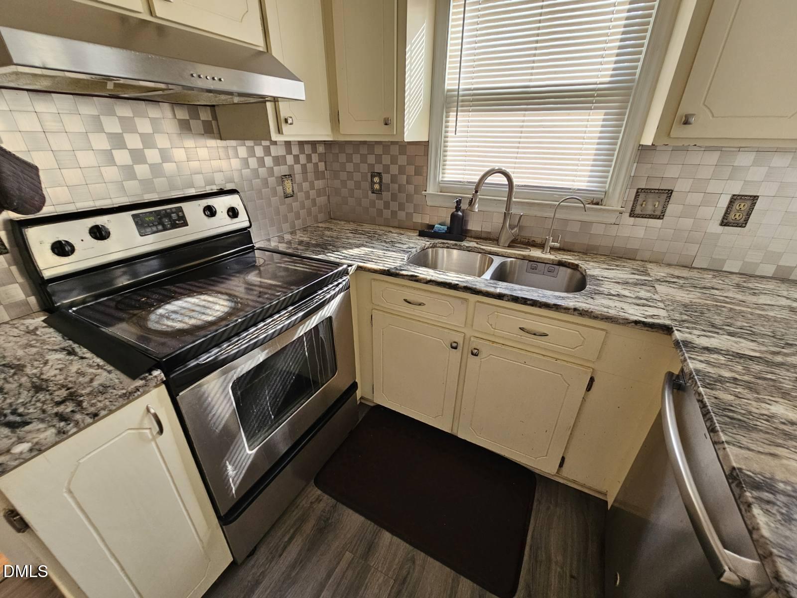 4205 Knightsbridge Way Raleigh, NC 27604 - Photo 11 of 30 16