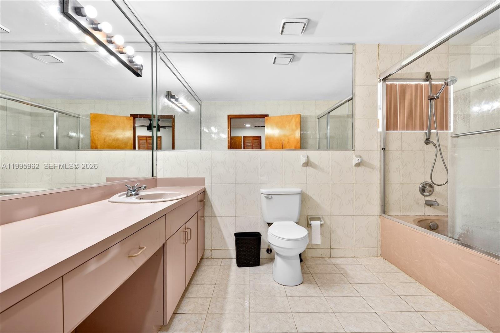7821 Southwest 9th Terrace Miami, FL 33144 - Photo 13 of 29 Master Bathroom