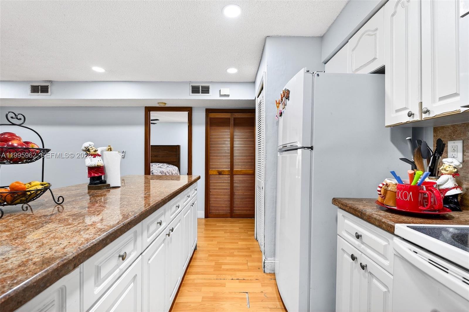 7821 Southwest 9th Terrace Miami, FL 33144 - Photo 8 of 29