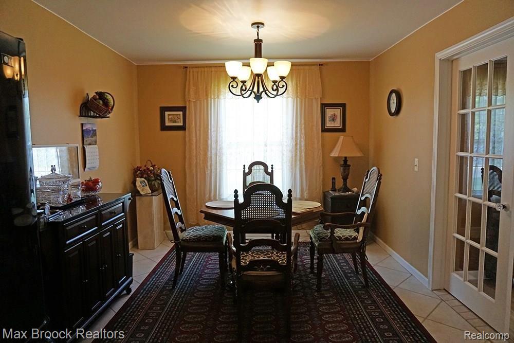 29636 Middlebelt Road Farmington Hills, MI 48334 - Photo 3 of 17