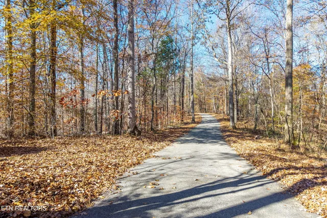 $179,900 | 24.89 Red Bud Lane, Hilham, TN 38568