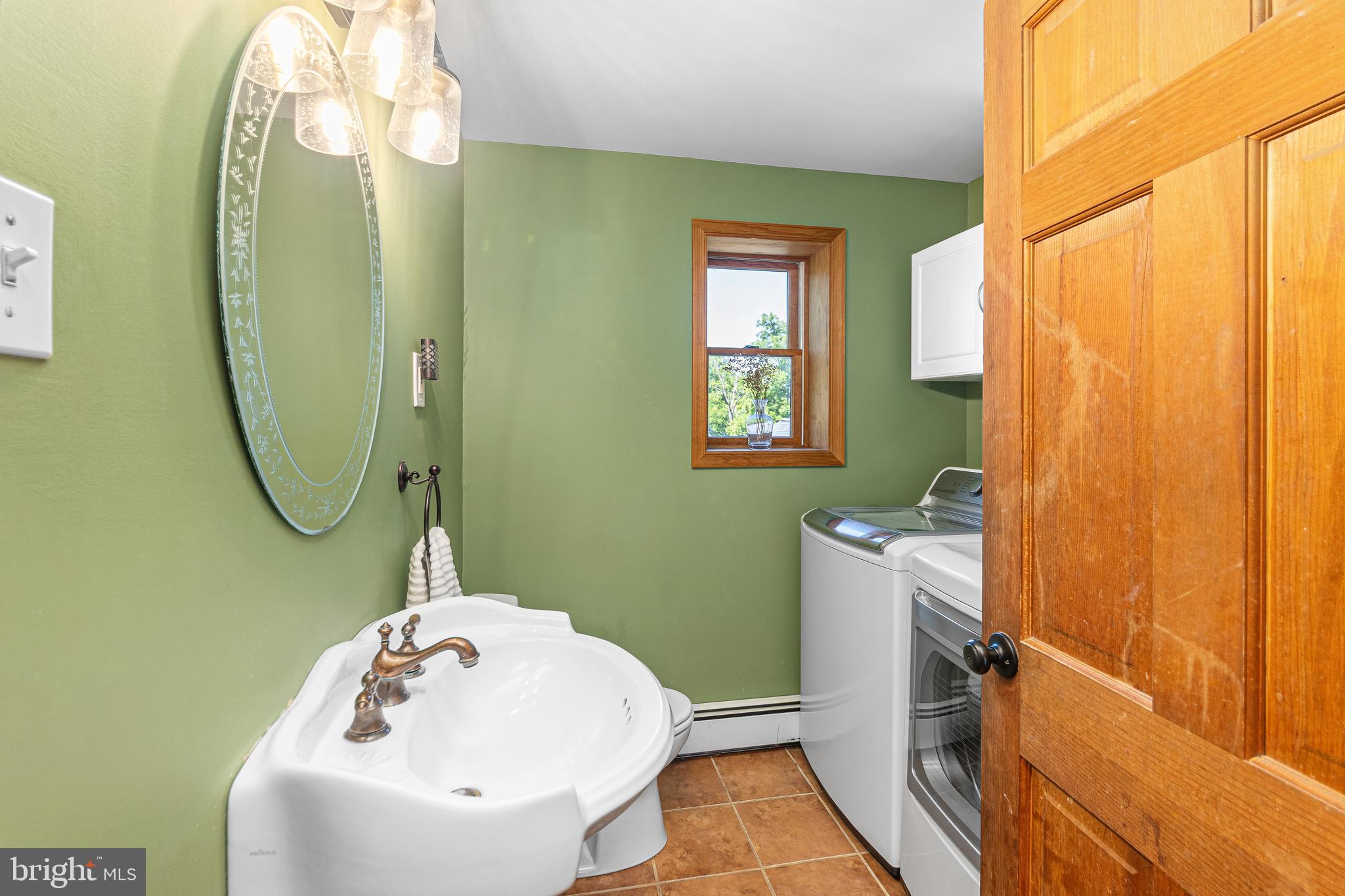 1074 North Easton Road Doylestown, PA 18902 - Photo 10 of 36 Powder Room/Laundry