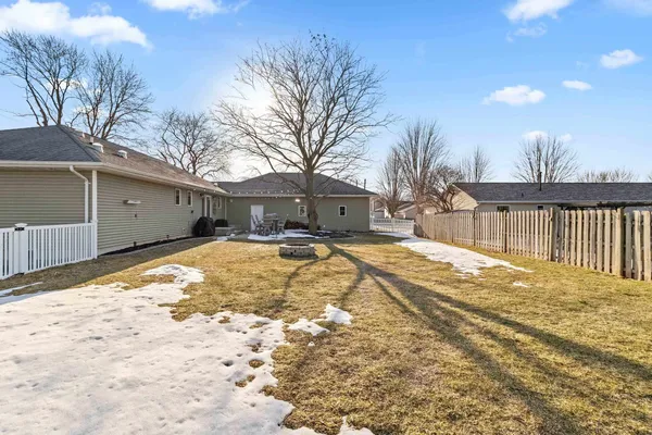$374,900 | 1700 East Midway Road, Appleton, WI 54915