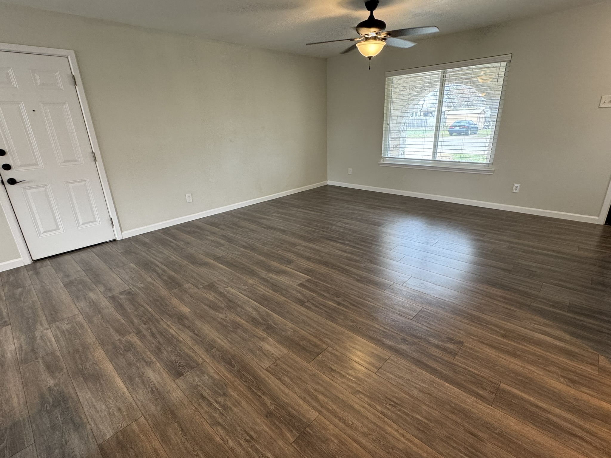 2006 Ash Street Georgetown, TX 78626 - Photo 17 of 21 Living room