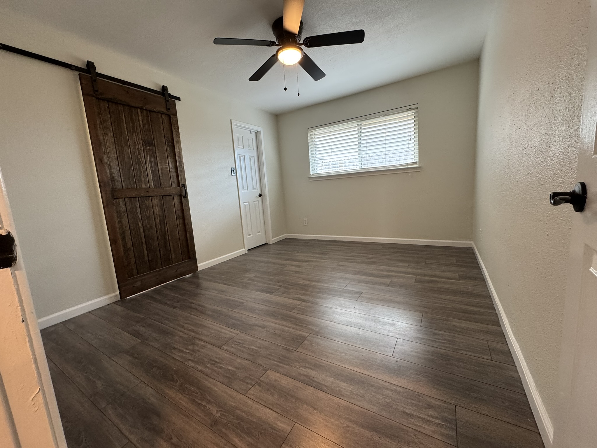 2006 Ash Street Georgetown, TX 78626 - Photo 18 of 21 Primary Bedroom