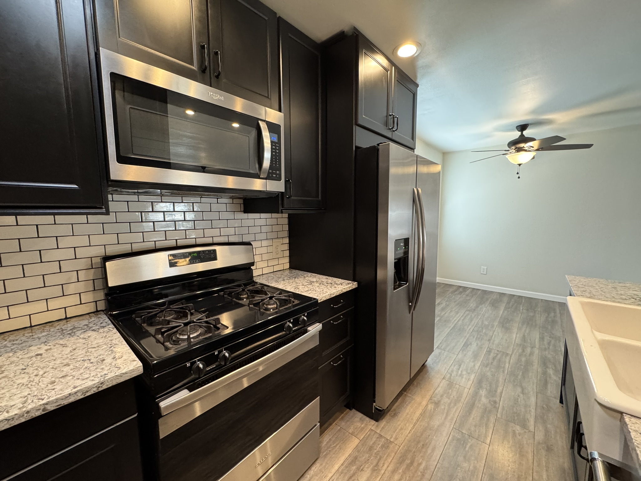 2006 Ash Street Georgetown, TX 78626 - Photo 7 of 21 stainless steal appliances