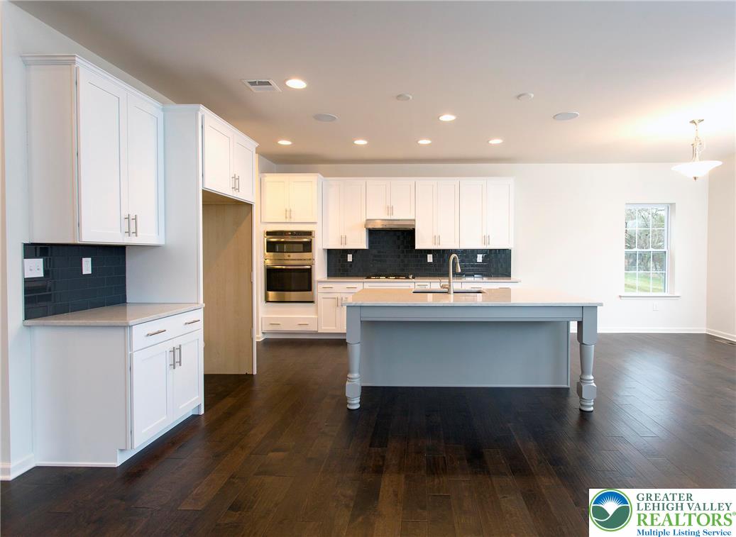 25 Charlie Court, Unit 2 Easton, PA 18042 - Photo 4 of 11 not actual home, photo of previously built home